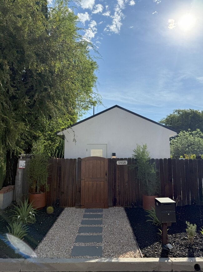 Photo - 5918 Hinton Ave