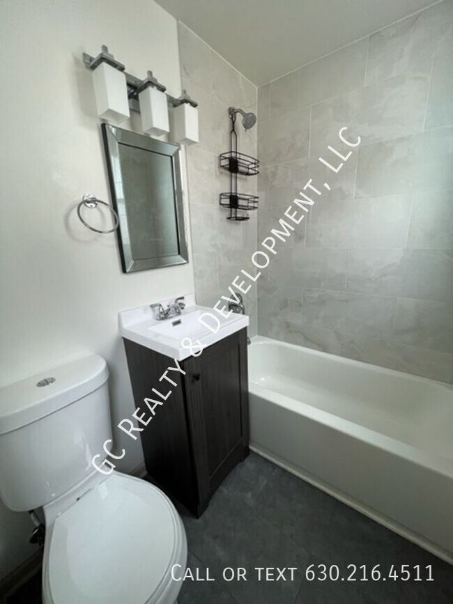 Photo - 123 N West St Unit 1R