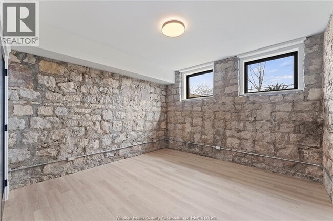 Photo - 247 Brock St Unité 101