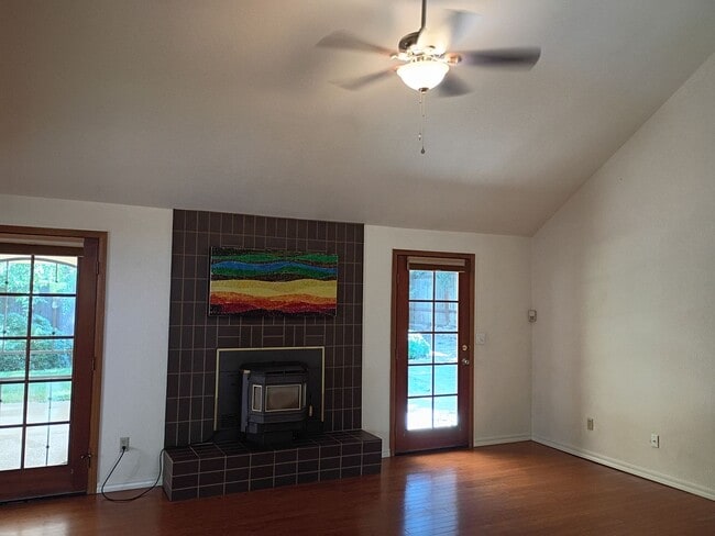 Photo - Excellent Fair Oaks Location 3 Bedroom Home!