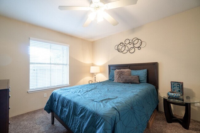 Photo - 1400 Clarewood Dr