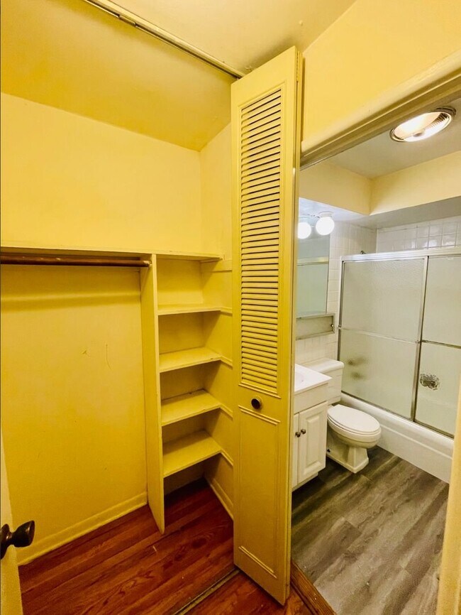 Photo - 535 W Briar Pl Unit 506