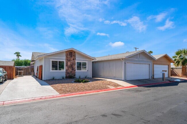 "Charming 3-Bed Oasis with 2 Full Baths in Vibrant Las Vegas - 1315 Sq Ft of Comfort!"