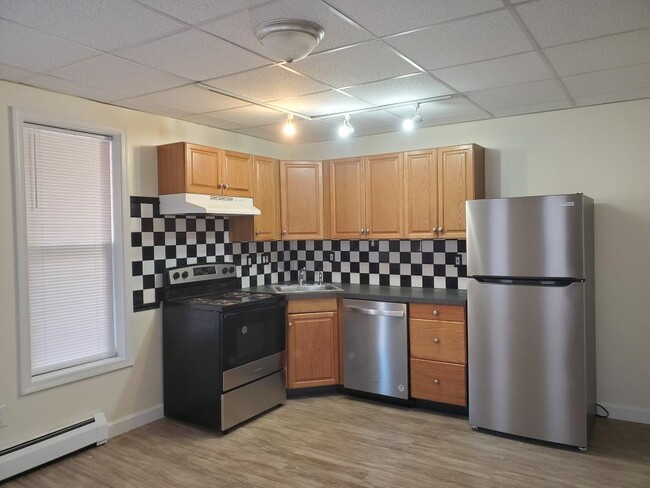 Building Photo - 21 Dubois St Rental
