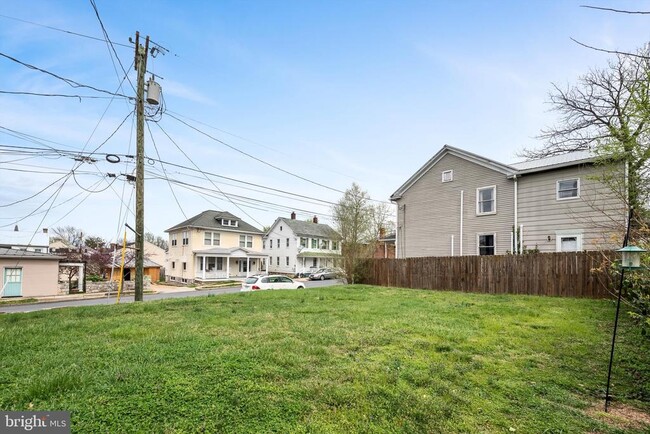 Photo - 402 S Loudoun St Apartment Unit 2