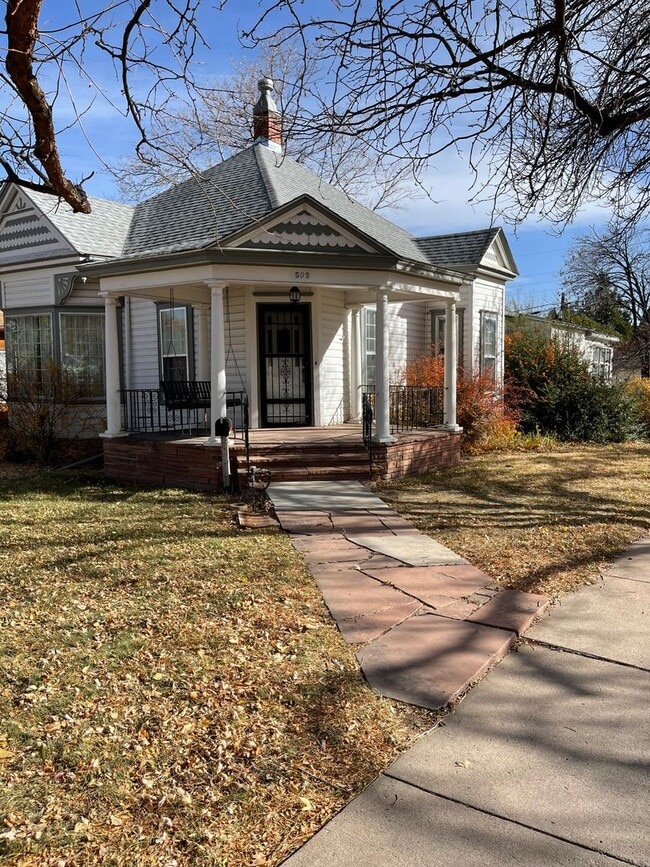 Building Photo - Nice 3 Bedroom Home near Downtown