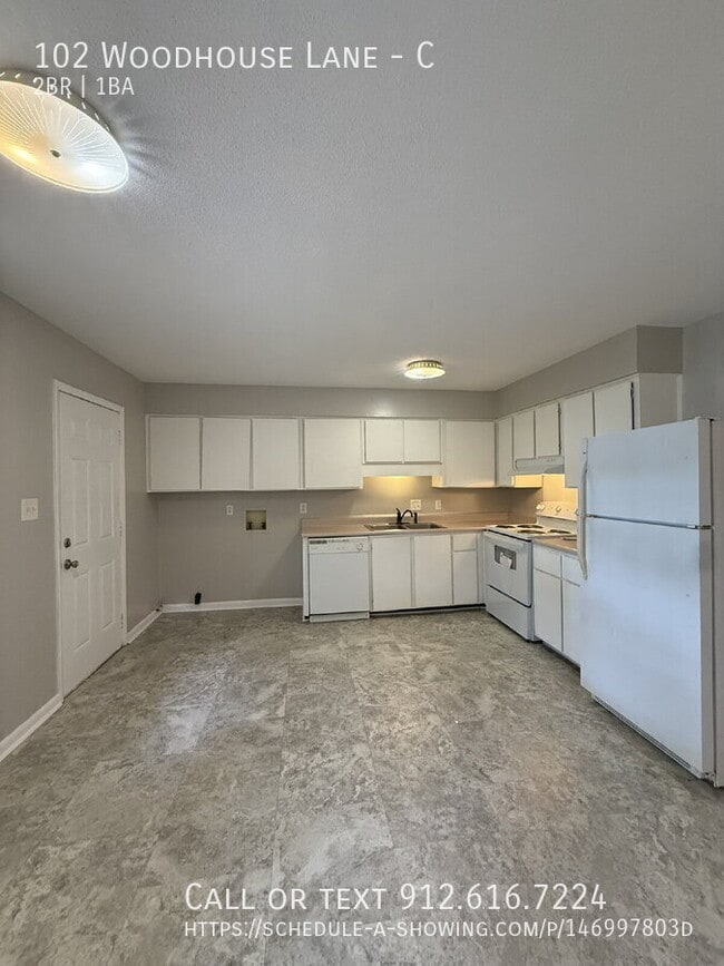Building Photo - 102 Woodhouse Ln Unit C
