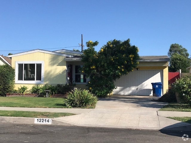 Building Photo - 12214 Aneta St Rental