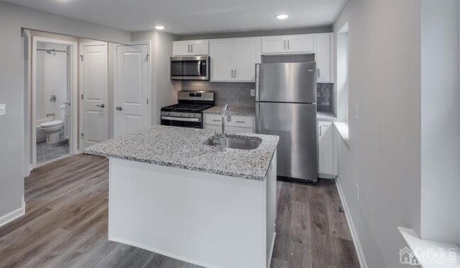 Building Photo - 98 E Cliff St Unit 1 Rental