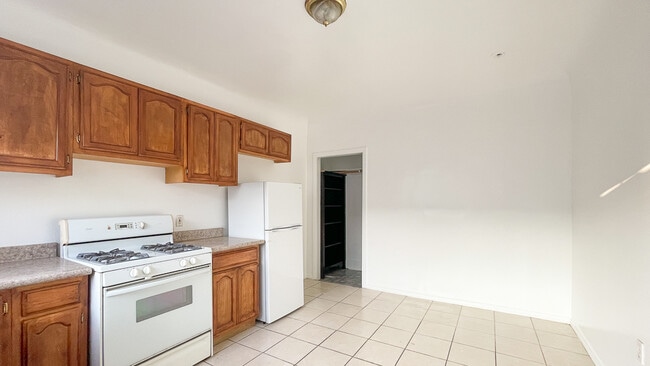 Photo - 2246 S Bronson Ave