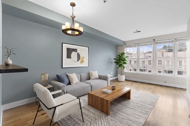 Building Photo - 402 9th St Unit W3J