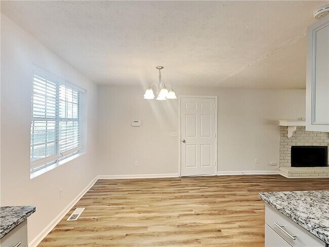 Photo - 3034 Millstone Ct SW