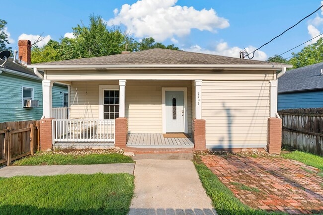 Building Photo - Beautifully Renovated 2 Bed / 2 Bath Home with Fenced Yard in Durham!