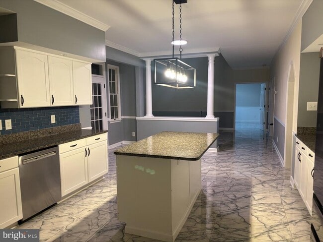 Photo - 9238 Crescent Ln