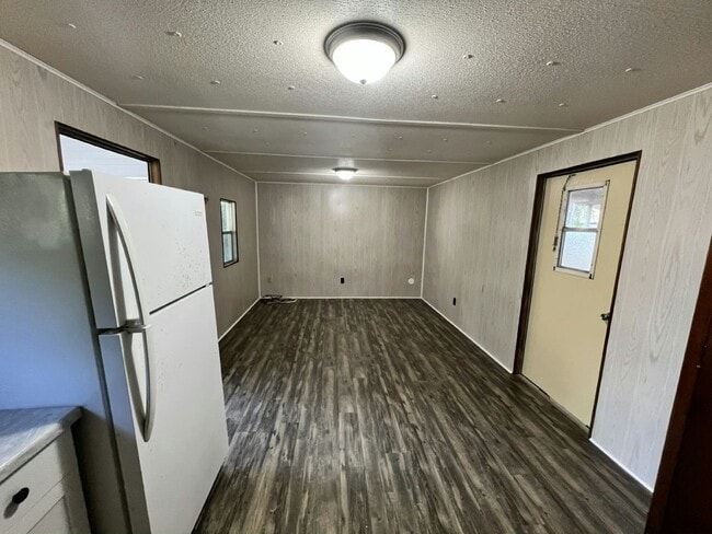 Photo - 7963 Elliott Rd