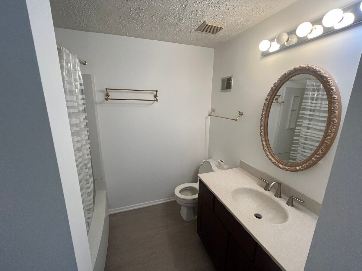 Photo - 6310 Meeting House Way