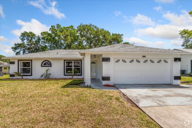 Building Photo - 311 Pine Tree Dr Rental