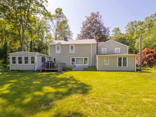 Building Photo - 742 Redding Rd Rental