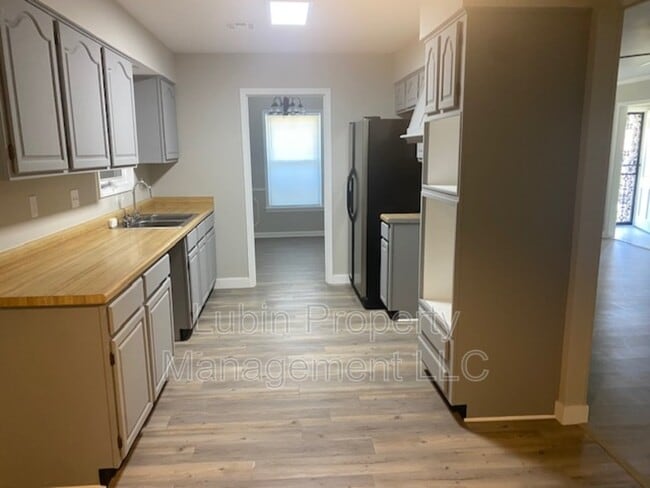 Photo - 4947 Demeter Cove