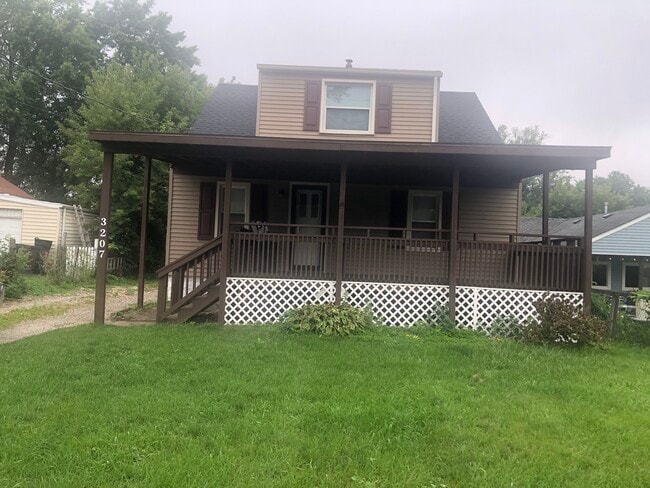 Photo - 3207 Alpena St