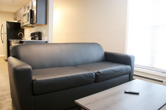 Photo - 106 S Gregory