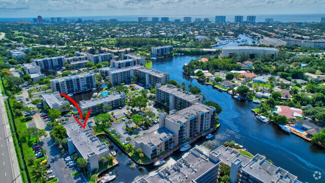 Building Photo - 16 Royal Palm Way Unit 202 Rental