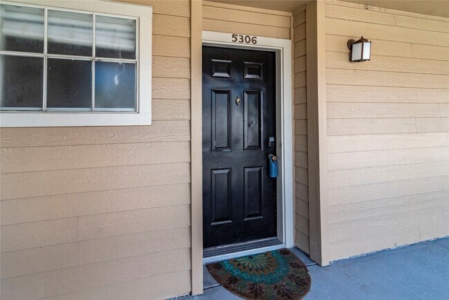 Building Photo - 3231 Allen Pkwy Unit 5306