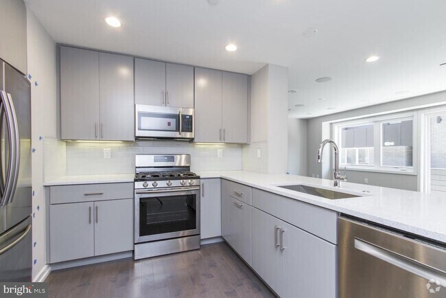 Building Photo - 712-14 S Sartain St Rental