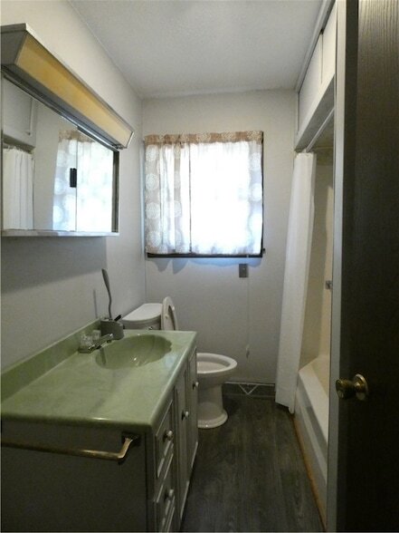 Photo - 574 S Erie St