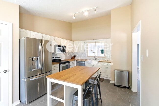 Photo - Beautiful Home in Fishers