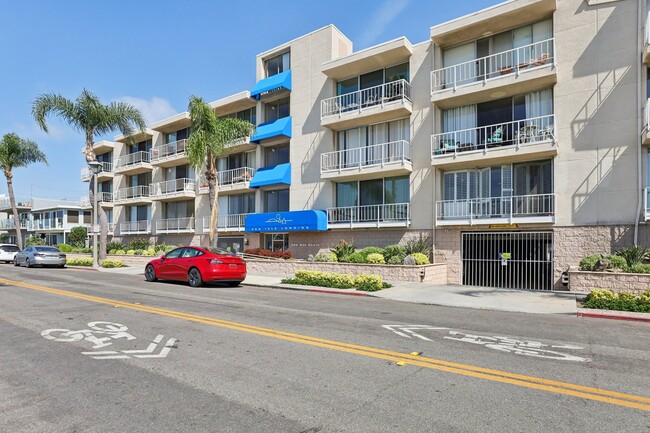 Building Photo - 383 Bay Shore Ave Unit 207