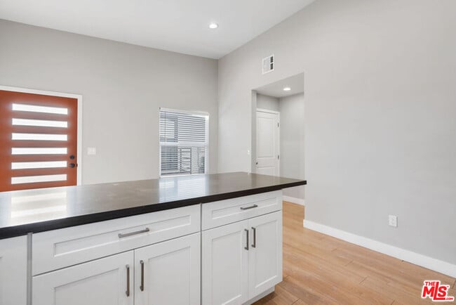 Photo - 5461 Geer Ave