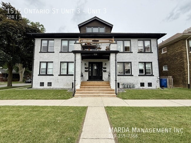 Building Photo - RENOVATED 2 BEDROOM/1 BATH IN CENTRAL WINDSOR + HYDRO & GAS Unit 3
