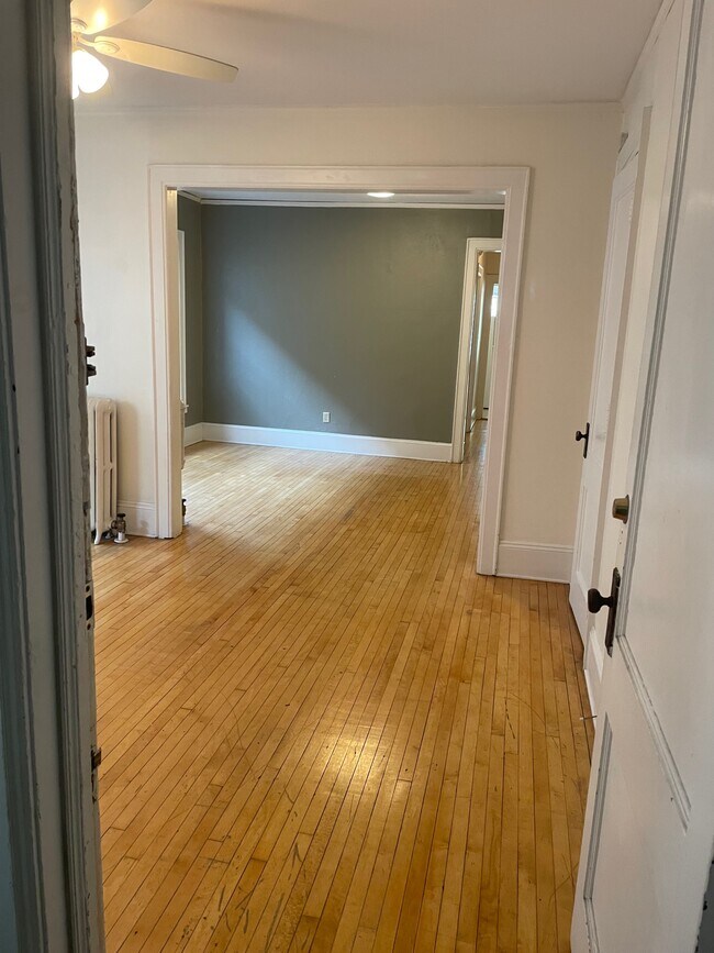 Photo - 1228 E Brady St Unidad B