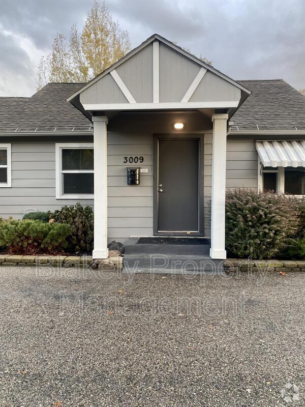 Building Photo - 3009 W Overland Rd Rental