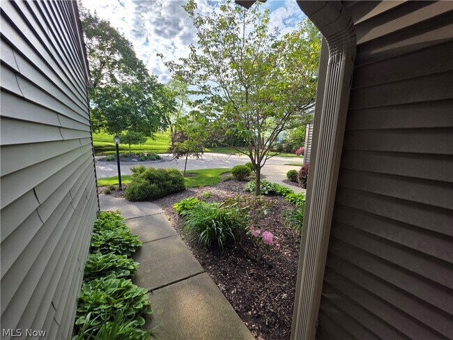 Photo - 29 Lethbridge Ln