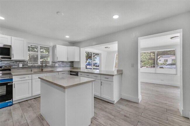 Photo - 16200 NE 3rd Ave