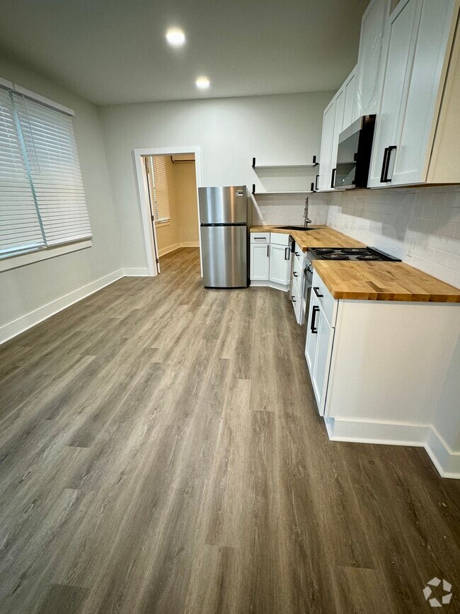 Building Photo - 631 University Walk Unit 1 Rental