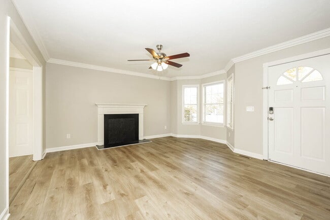 Photo - 311 Shadylake Dr