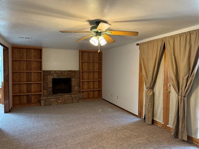 Photo - 1071 Raintree Mansion