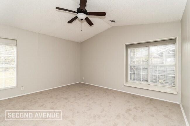 Photo - 127 Woodhill St