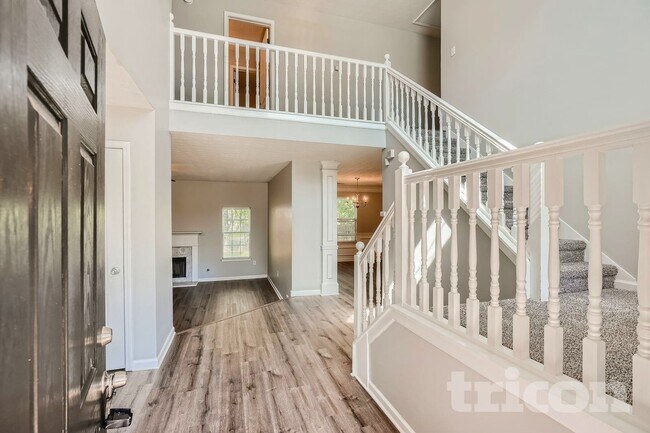 Photo - 552 Howell Dr