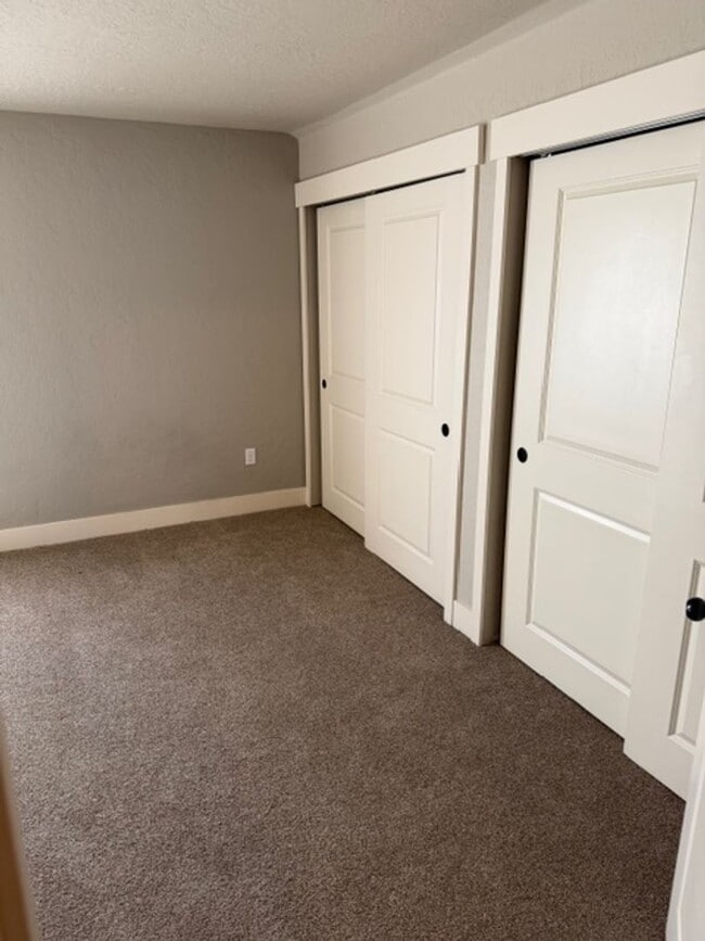 Photo - 5 bed/ 4 Bath Townhome in Cheney