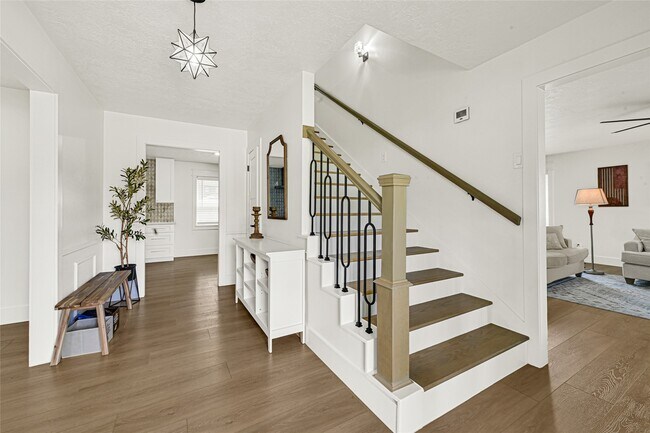 723 Loire Ln