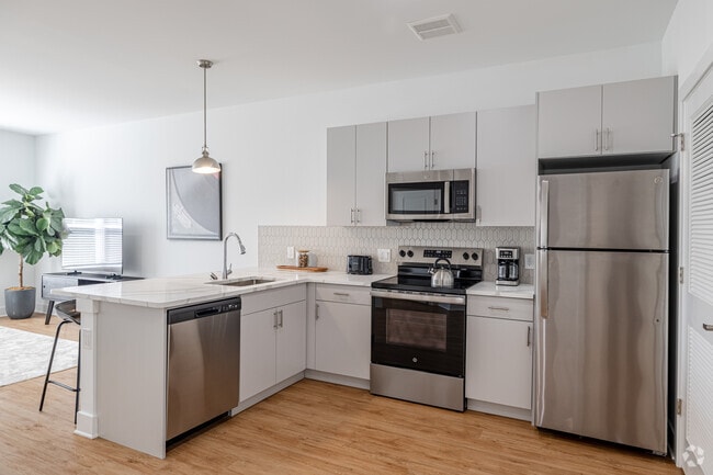 1BR, 1BA - 610SF - Kitchen