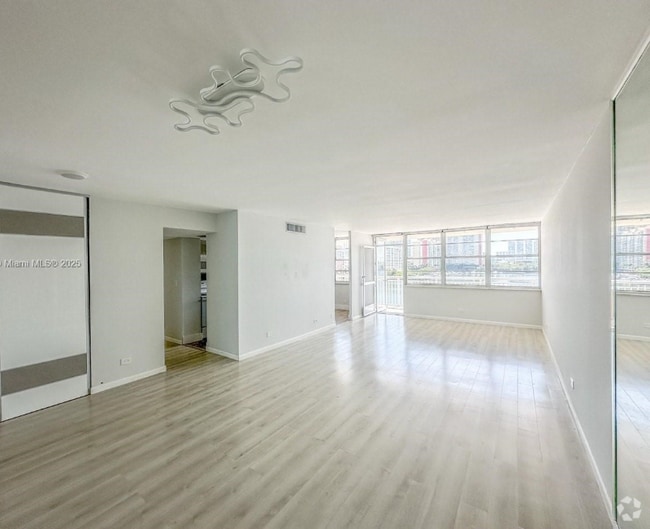 Building Photo - 250 174th St Rental