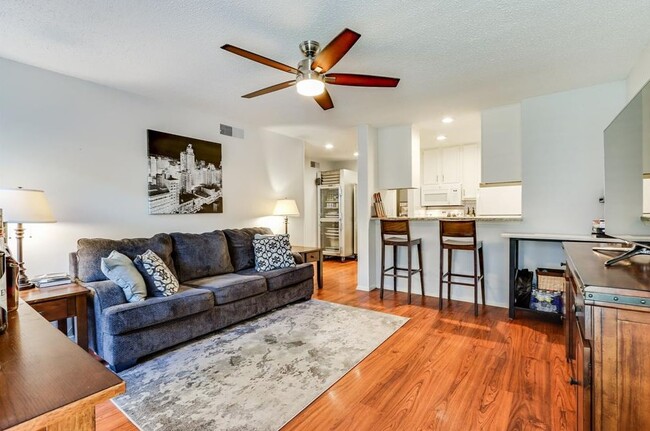 Building Photo - 1810 N Garrett-224.5 Unit 224.5 Rental