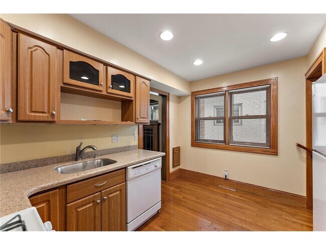 Photo - 5317 Abbott Ave S