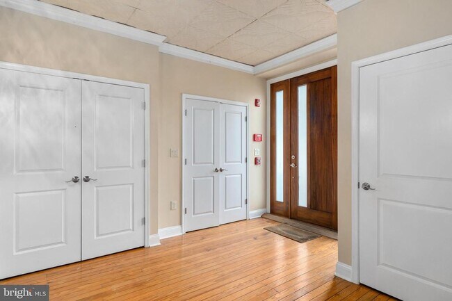 Photo - 309 E Girard Ave