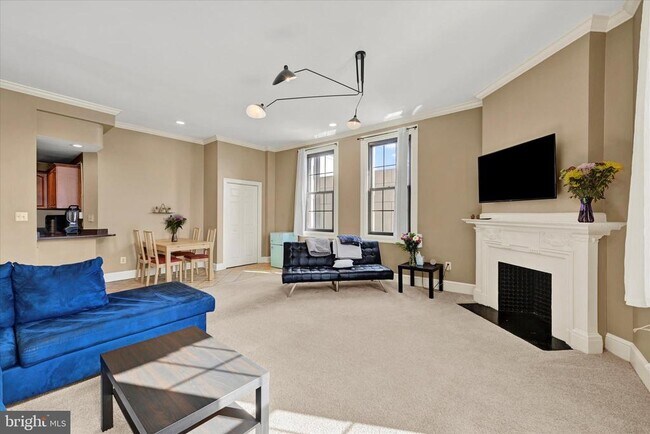 Photo - 1 E Chase St Apartment Unit 403